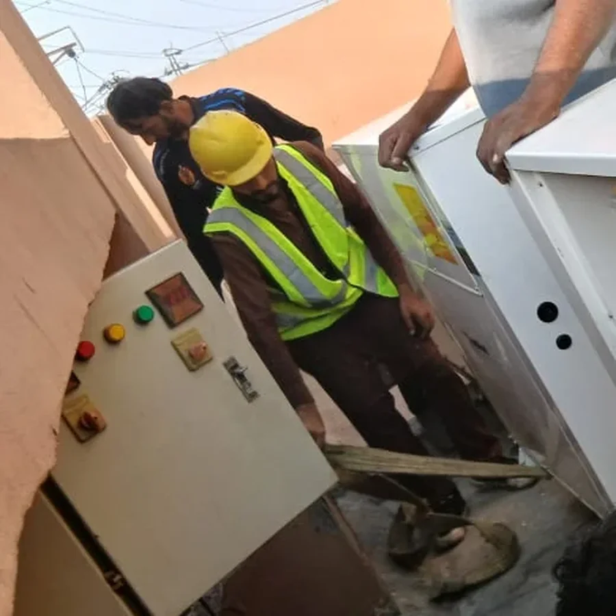 Comfort Team Installing A Rooftop Unit